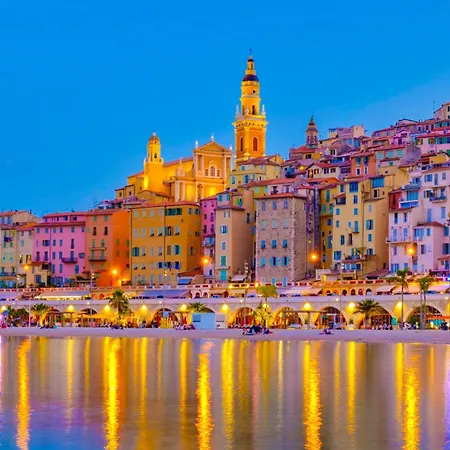 Port & Pool Hideaway - Happy Menton