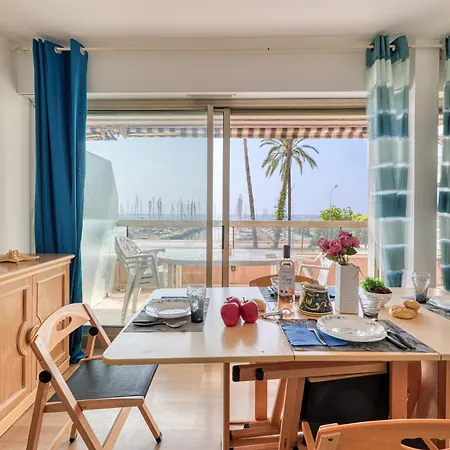 Port & Pool Hideaway - Happy *