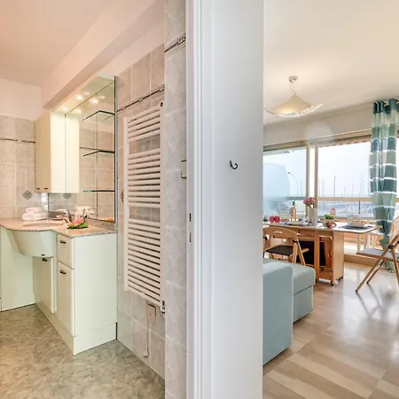 Port & Pool Hideaway - Happy Menton