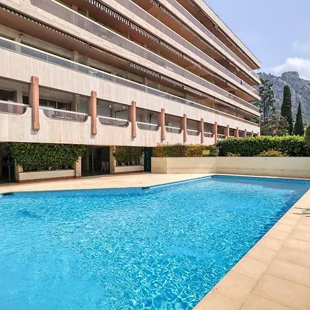 Port & Pool Hideaway - Happy