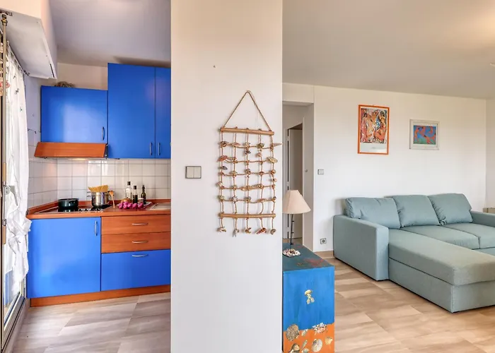 Port & Pool Hideaway - Happy Apartamento Menton
