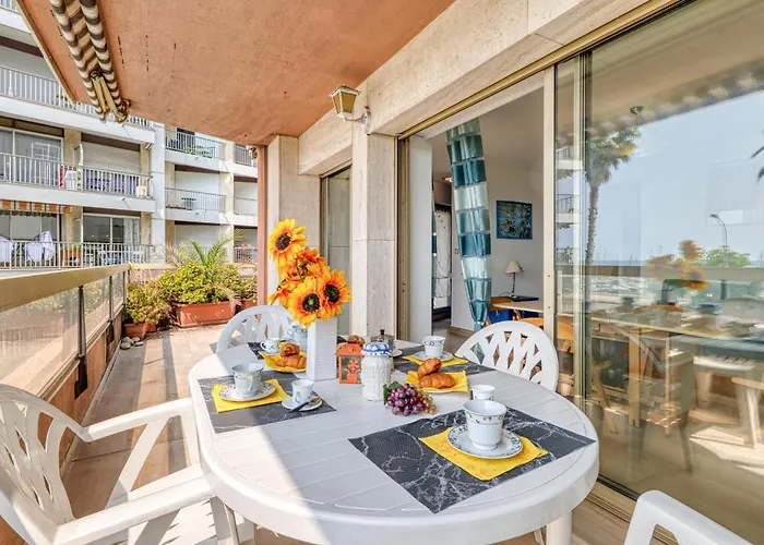 Port & Pool Hideaway - Happy Apartamento *