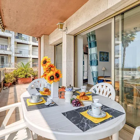 Port & Pool Hideaway - Happy Apartment *