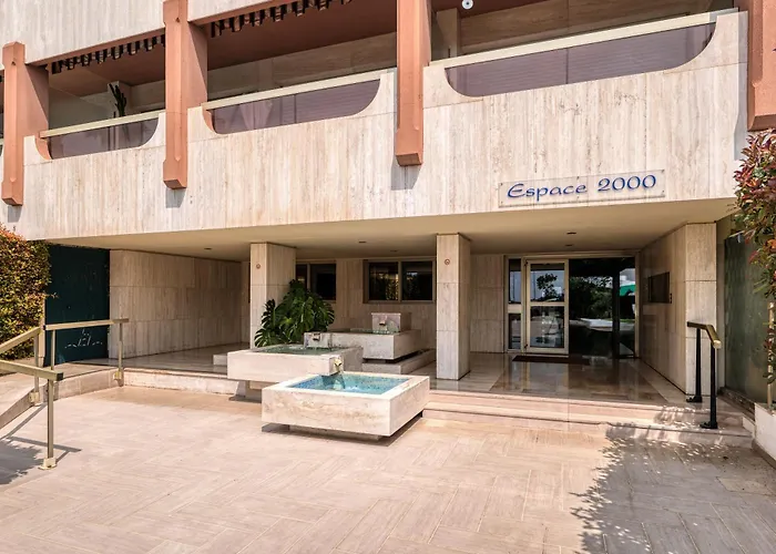 Port & Pool Hideaway - Happy *