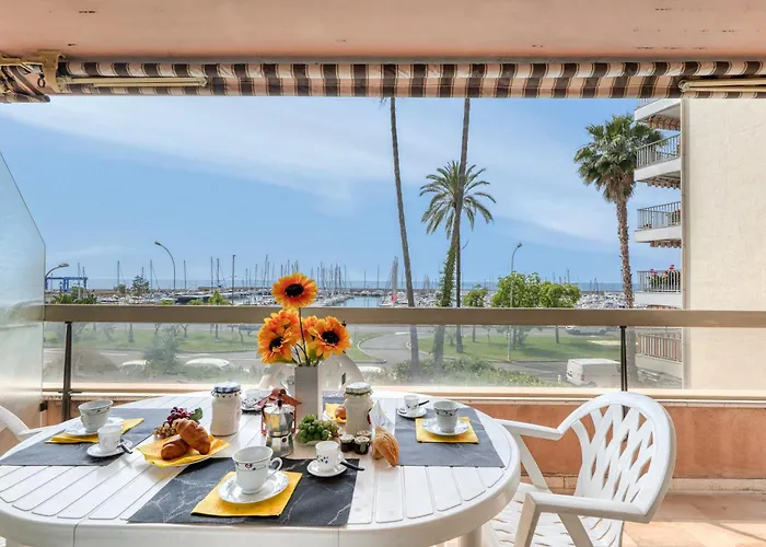 Port & Pool Hideaway - Happy Apartament Mentona